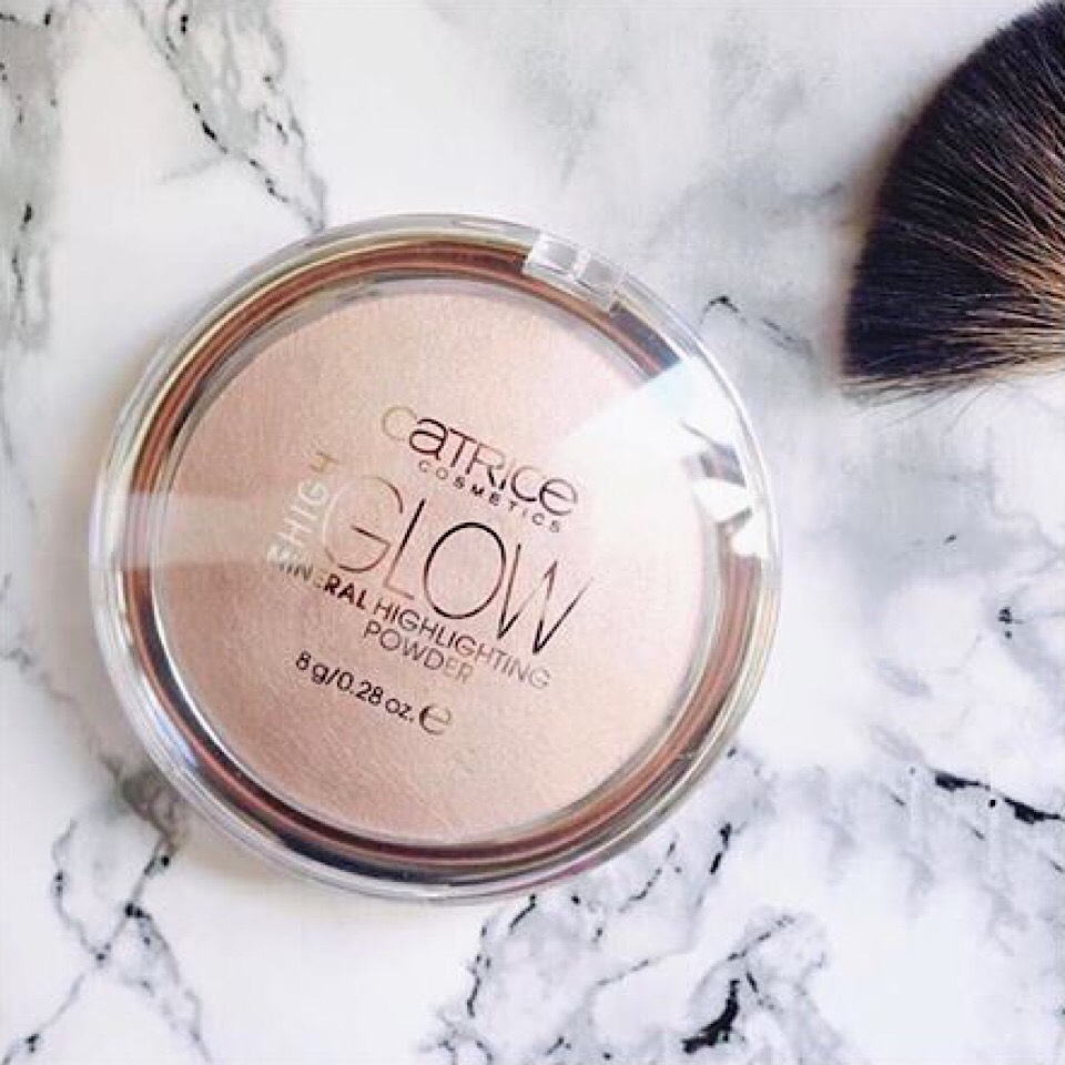 PHẤN BẮT SÁNG CATRICE HIGH GLOW MINERAL HIGHLIGHTING POWDER